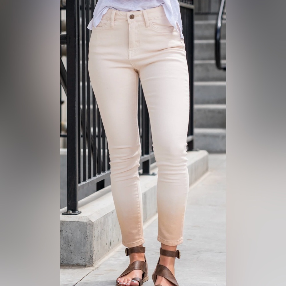 Flying Monkey Thinkable High
Rise Ombré Skinny (peach) size 28 LIKE NEW